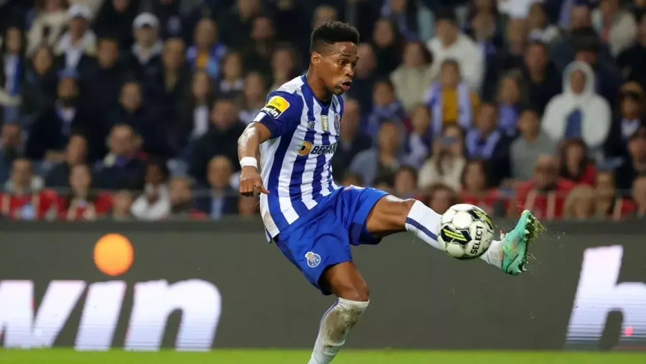 Galatasaray'ın yeni sol beki Porto'dan! - 10