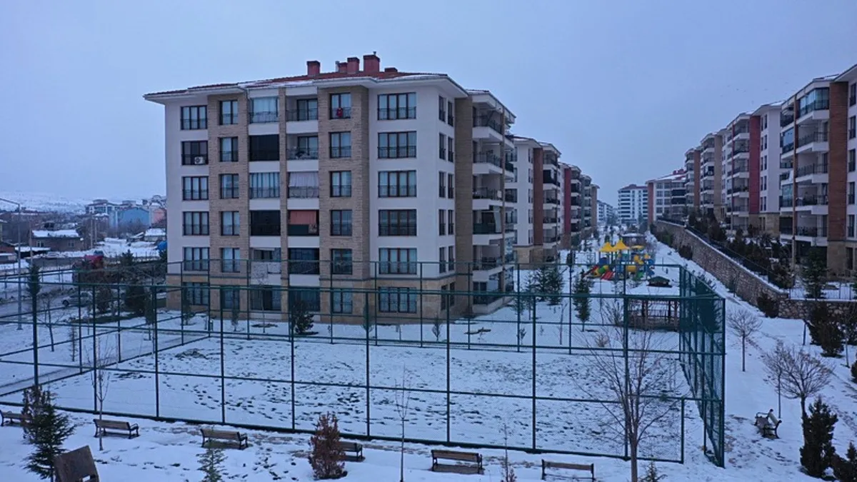 Devlet büyüklüğünü gösterdi! Yüzyılın afeti sonrası depremzedeler yuvalarına kavuştu