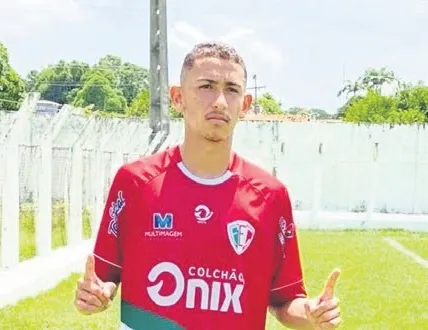 Yolda ineğe çarptı hayatını kaybetti