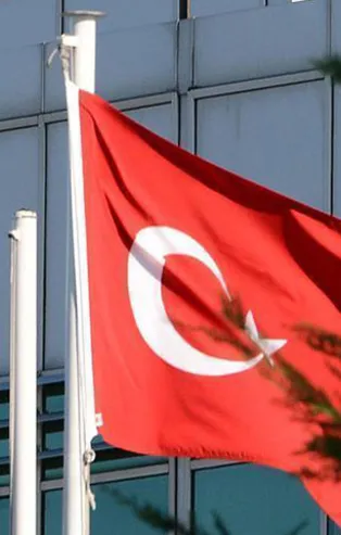 Bakan Akar'dan kritik telefon görüşmesi