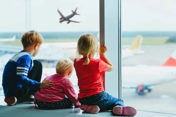 tatil-yolculugu-kabusa-donusmesin-1785279607569.jpeg Tatil yolculuğu kabusa dönüşmesin! Uçak yolculuğunda kulak basıncı ve ağrısına dikkat: Uzman Dr. Evren Ay Koç uyarıyor-4