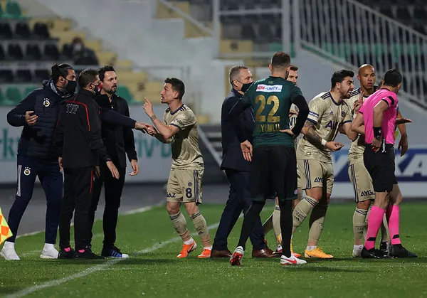 1607323501738.jpg Fenerbahçelileri isyan ettiren Ali Palabıyık'tan ilginç rekor!-2