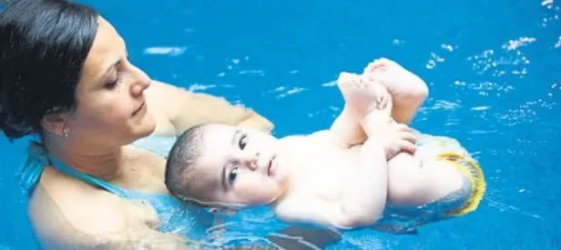 Daha yürümeden yüzüyorlar