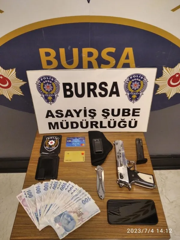 1688552736586.jpg Bursa'da sevgililere 'yeniden kavuşma' vaadiyle taciz eden yalancı medyum yakalandı!-3