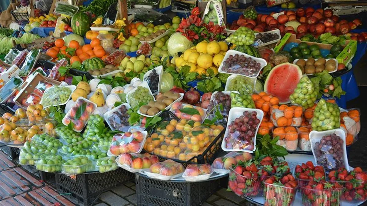 Yaz meyvelerinde aracı vurgunu! Vatandaşın cebine göz diktiler! Fiyat üreticiden sofraya gelene kadar 6 kat artıyor