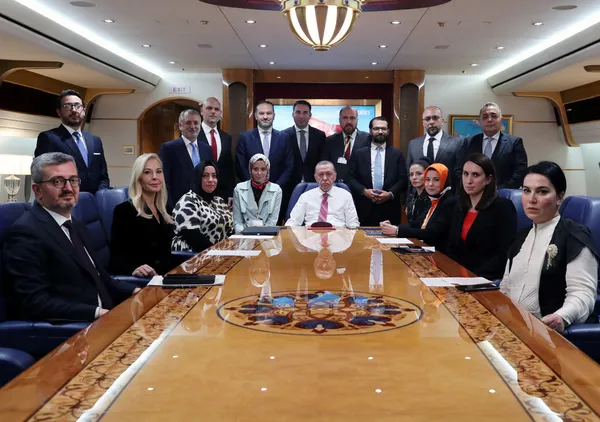 son-dakika-faiz-asgari-ucret-helallesme-cagrisi-bae-ile-iliskiler-baskan-erdogandan-onemli-aciklamalar-1638185925328.jpg SON DAKİKA: Faiz, asgari ücret, helalleşme çağrısı, BAE ile ilişkiler... Başkan Erdoğan'dan önemli açıklamalar-2