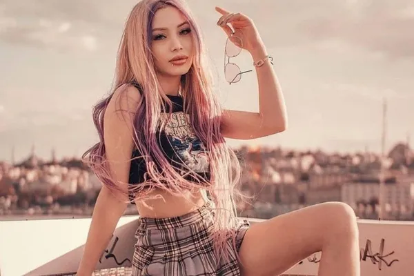 Cem Yılmaz, Demet Akalın'ın kızı Hira hakkında konuştu! Tokat gibi cevap gecikmedi-4