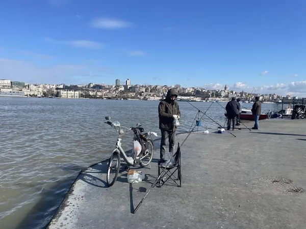 istanbulda-bogaza-ve-halice-camur-akti-deniz-kahverengiye-dondu-1644413357035.jpg İstanbul'da Boğaz'a ve Haliç'e çamur aktı! Deniz kahverengiye döndü-6