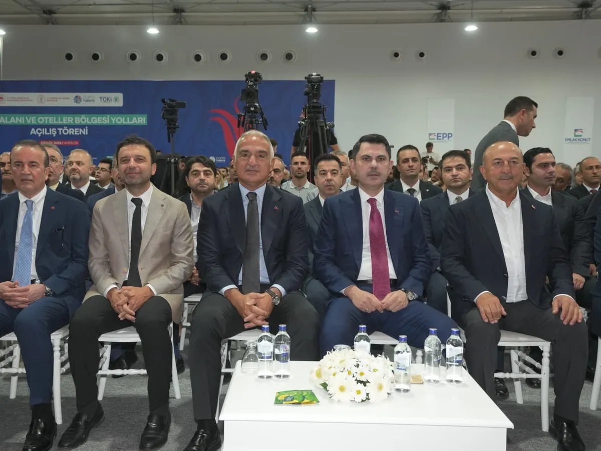antalya-cop31e-yatirimlarla-hazirlaniyor-38-kilometrelik-yol-tamamlandi-100-bine-yakin-ziyaretci-bekleniyor-1788598867561.jpeg Antalya COP31'e yatırımlarla hazırlanıyor: 38 kilometrelik yol tamamlandı, 100 bine yakın ziyaretçi bekleniyor-2