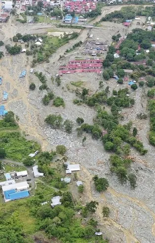 Endonezya'da sel felaketi! 24 bin kişi etkilendi