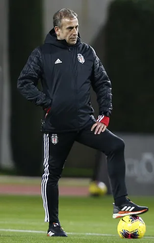 Abdullah Avcı'nın yeni takımı büyük sürpriz! Beşiktaş'tan ayrılmıştı...