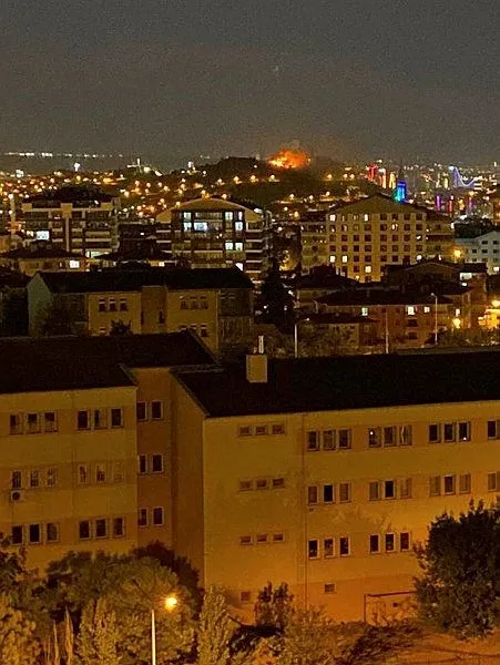 Son dakika: Ankara'da çıkan yangından şans eseri kurtuldular-1