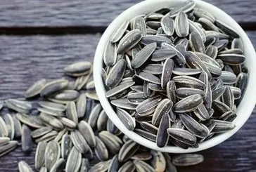 Genç bir cilde sahip olmak için tüketilmesi gereken besinler!