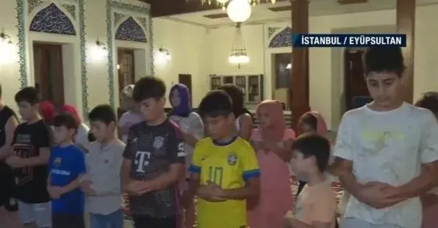 Hasan Kalyoncu Camii'nde çocuklar hem eğleniyor hem de Kur'an-ı Kerim öğreniyor! Çadır kurup kamp yaptılar: Kalyon Vakfı'na teşekkür