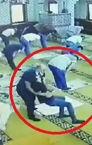 Namaz sırasında baygınlık geçiren genci böyle yakaladı! Yer: Bursa