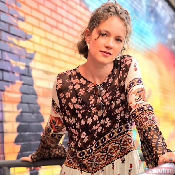 Güzel oyuncu şaşkına çevirdi! Baş Belası'nın İpek'i İrem Helvacıoğlu'nun yaşını duyanlar inanamıyor - 8