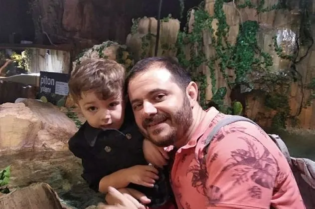 1 ay boğazında pille yaşayan Bora bebek ölümden döndü