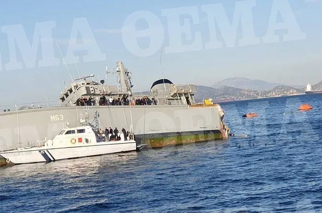 SON DAKİKA: Ege'de Yunan'a şok: Savaş gemileri canlı yayında sulara gömüldü
