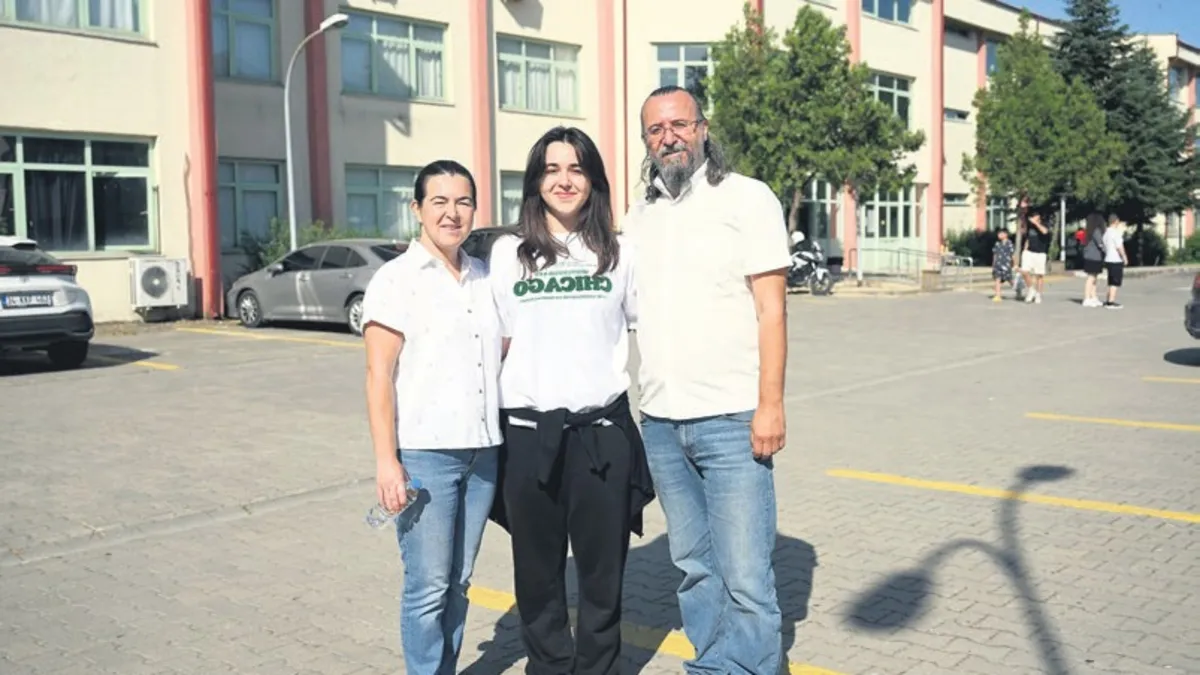 Aile birlikte YKS’ye girdi: Heyecanı paylaştı