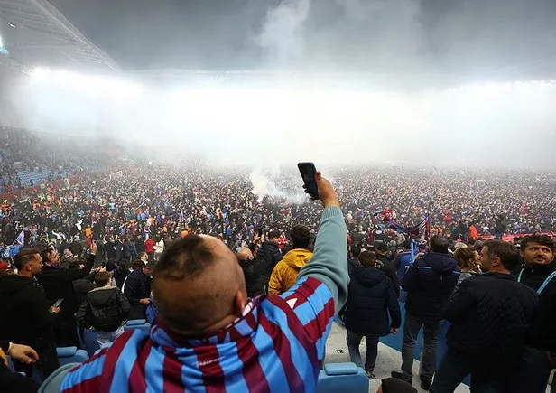 trabzonspor-baskani-ahmet-agaoglu-goreve-geldigi-surecte-4-yilda-3-kupa-kazanarak-sozunu-tuttu-1651353099202.jpeg Trabzonspor Başkanı Ahmet Ağaoğlu göreve geldiği süreçte 4 yılda 3 kupa kazanarak sözünü tuttu-5