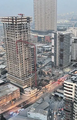 İzmir’deki otel inşaatında vinç devrildi! Acılı ailelerin iddiaları tüyler ürpertti