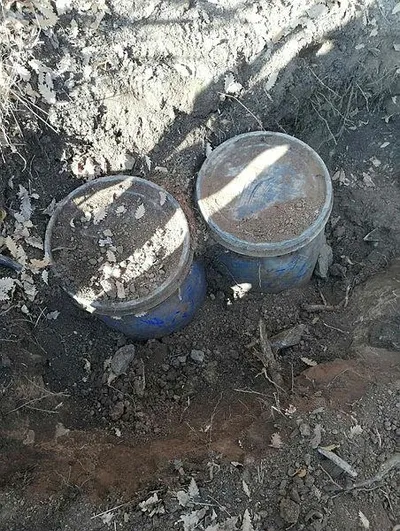 Bitlis'te teröristlere ait gıda malzemesi ile patlayıcı madde imha edildi-1