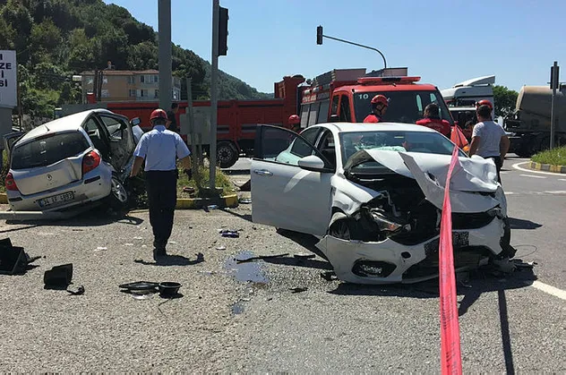 Zonguldak'ta feci kaza! 6 kişi yaralandı