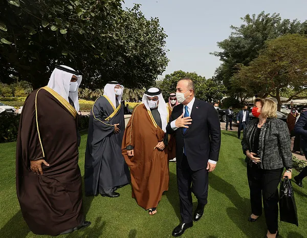 disisleri-bakani-mevlut-cavusoglu-bahreyn-veliaht-prensi-ve-basbakani-al-khalifayla-gorustu-1643625922443.jpg Dışişleri Bakanı Mevlüt Çavuşoğlu, Bahreyn Veliaht Prensi ve Başbakanı Al Khalifa’yla görüştü-4