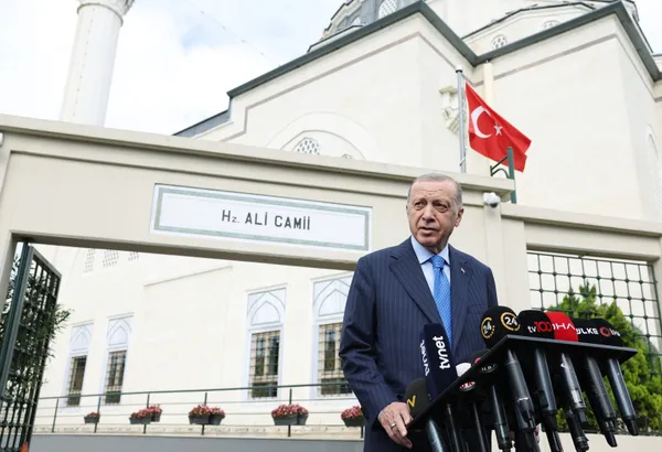 son-dakika-baskan-recep-tayyip-erdogandan-cuma-namazi-sonrasi-aciklamalar-esir-takasinda-putinin-israrla-isted-1663933235046.jpg SON DAKİKA: Başkan Recep Tayyip Erdoğan'dan cuma namazı sonrası açıklamalar: Esir takasında Putin'in ısrarla istediği ismi Rusya'ya gönderdik-4