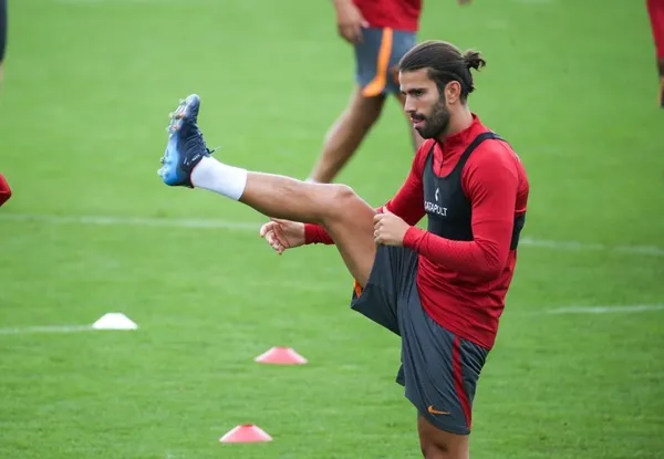galatasarayin-yeni-transferi-sergio-oliveira-aciklamalarda-bulundu-1657872500779.jpg Galatasaray'ın yeni transferi Sergio Oliveira açıklamalarda bulundu-4