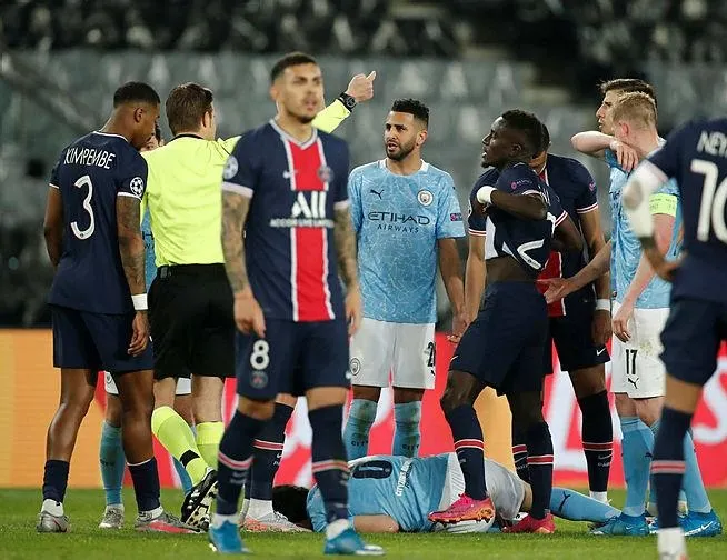 PSG - City maçında insanlık dışı faul!