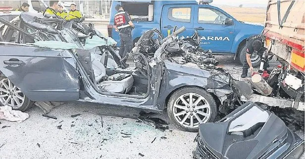 Bursa’da düğün alışverişinden dönen nişanlı çift trafik kazasında can verdi