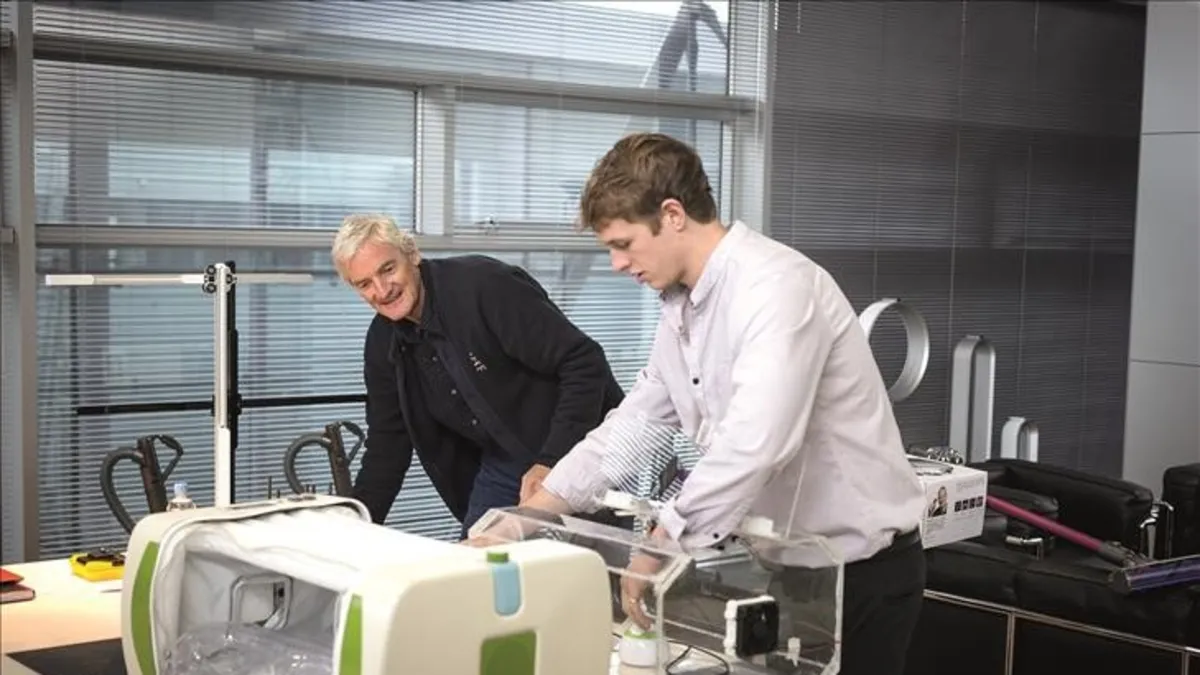 James Dyson 70 milyon dolar değerindeki lüks yatıyla Antalya Kaş'a demir attı
