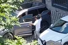 Sakarya'da park yeri kavgası: Bıçaklı saldırı kamerada