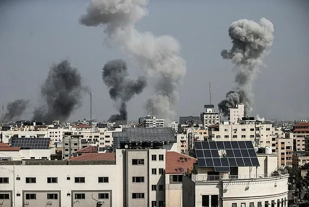 Filistinliler, Katil İsrail'e destek veren Fransa Cumhurbaşkanı Macron'un ziyaretini protesto etti-9