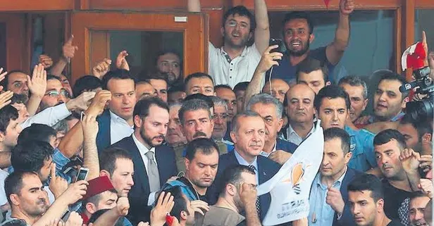 Berat Albayrak 15 Temmuz kara gecesini anlattı: Cumhurbaşkanımız besmele çekti ardından iki rekat sefer namazını kıldı