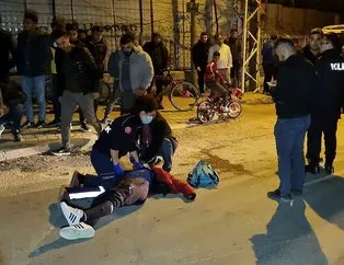 Adana’da motosikletle seyir halinde giden gençlere silahlı saldırı!