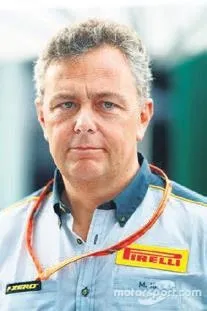 Arrivabene ve Isola, Coronaya karşı seferber oldu! Ambulans alıp hastaları gönüllü taşıdılar...-4