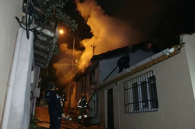 Bursa'da geceyi aydınlatan alevler! Bir anda büyüdü