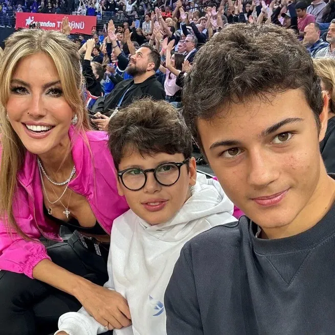 Kuruluş Osman'ın Ulugan'ı Devrim Saltoğlu’nun gözlerden uzak büyüttüğü kızı hayran bıraktı! - 20