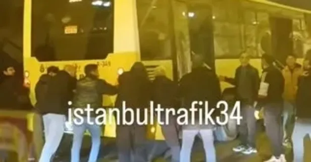 İETT otobüslerinin biri yolda kaldı diğer ikisi zincirleme kaza yaptı! CHP'li Ekrem İmamoğlu'nun vasatlığı rakamlarda! Son 50 günde 185 bin şikayet