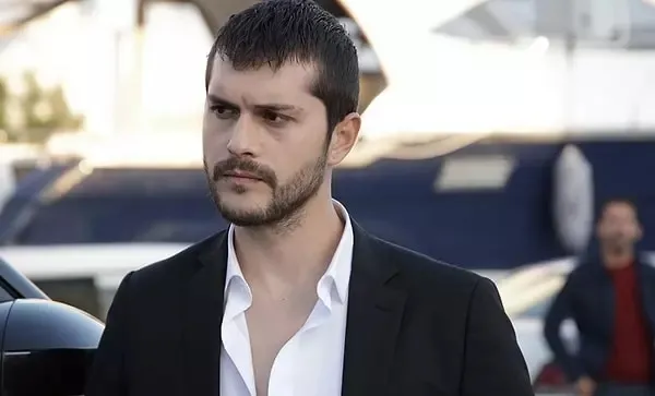 cemre-bayselin-yeni-partneri-belli-oldu-son-yazin-unutulmaz-oyuncusu-geliyor-1719415333016.jpeg Son Yaz'ın unutulmaz oyuncusu geliyor! Cemre Baysel'in yeni partneri belli oldu-4