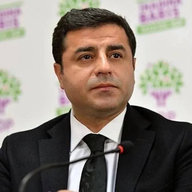 ‘Yürü Bay Kemal’ çıkışı yapan terör tutuklusu Selahattin Demirtaş’tan Kılıçdaroğlu’na öncülük çağrısı