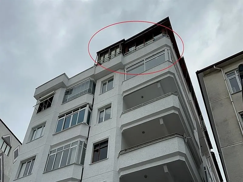 Güllü'nün düştüğü binanın görüntüsü (DHA)