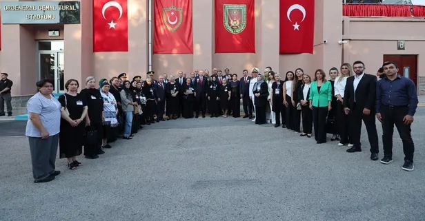 Başkan Erdoğan Karabağ Savaşı'nda şehit olan Azerbaycan askerlerinin aileleriyle görüştü: Sizin sayenizde topraklarımız azat oldu