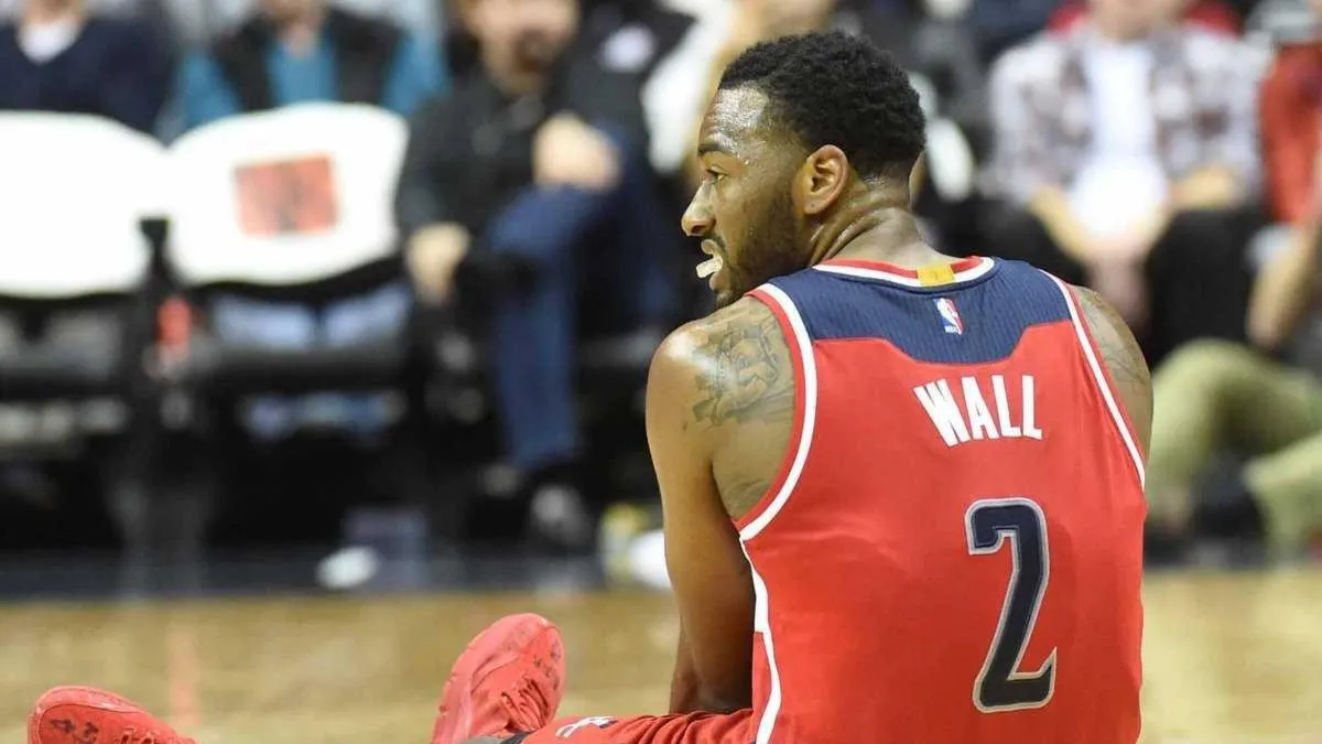 John Wall emekli oldu