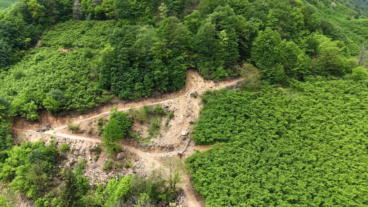 giresun-bulancakta-heyelan-riski-33-ev-tahliye-edildi-1780395020940.jpg Yağışlar sonrası Giresun Bulancak’ta heyelan alarmı: 33 ev tahliye edildi-2