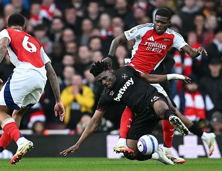 Arsenal’e evinde West Ham şoku