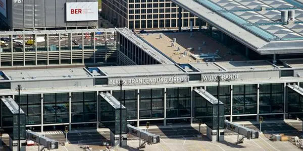 almanyada-1-sene-once-acilan-berlin-brandenburg-havalimani-ber-batmak-uzere-ceo-devletten-yardim-istedi-1635587768661.jpg Almanya'da 1 sene önce açılan Berlin Brandenburg Havalimanı (BER) batmak üzere! CEO devletten yardım istedi-4