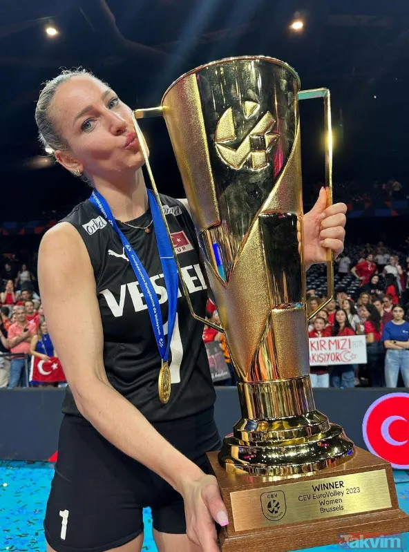 Saha da coşturuyor dışarıda da! Melissa Vargas Dj kabinine geçti geceye damgasını vurdu! Herkesin dilinde Vargas var - 17